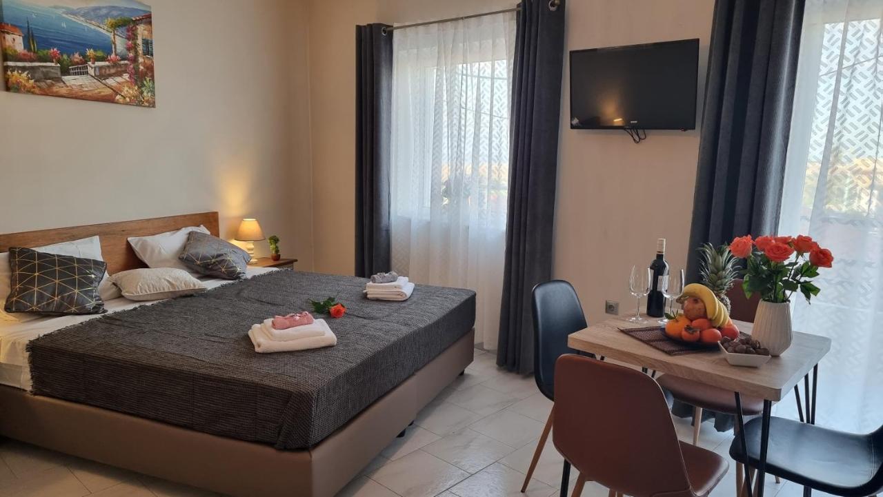 Secret Garden Hotel Maleme  Exterior photo